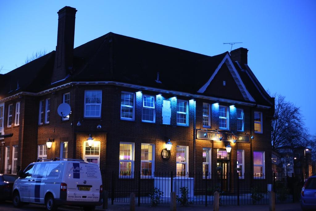 The Bull And Bush Hotel Kingston Kingston upon Thames  Esterno foto