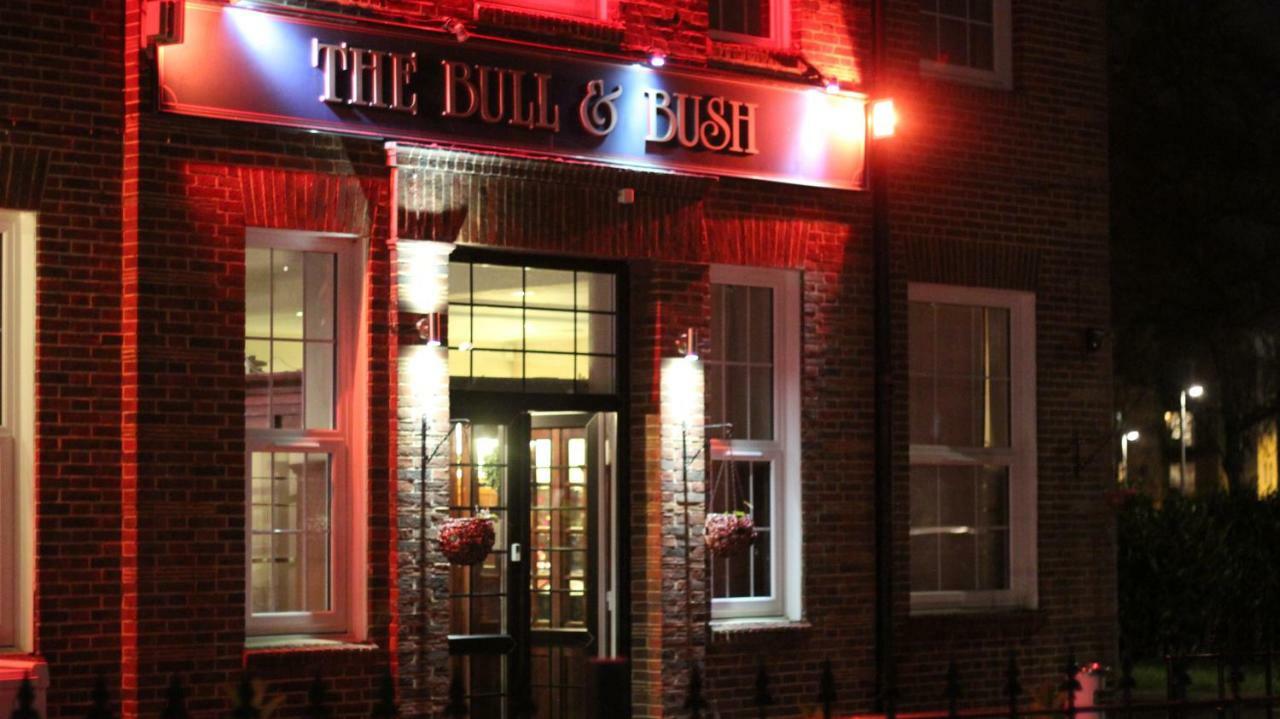 The Bull And Bush Hotel Kingston Kingston upon Thames  Esterno foto
