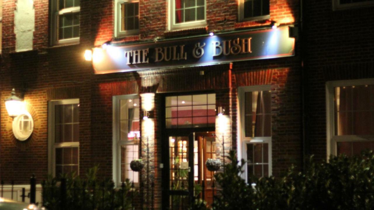 The Bull And Bush Hotel Kingston Kingston upon Thames  Esterno foto